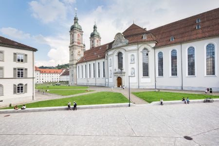 St. Gallen Klosterplatz.jpg